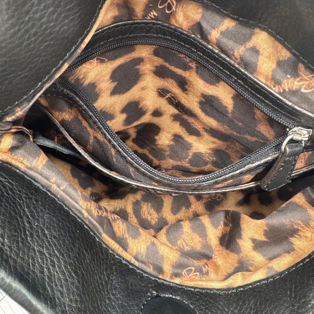 B. Makowsky Black Pebbled Leather Crossbody Shoulder Bag Contrast Stitch Tassel - Picture 7 of 8